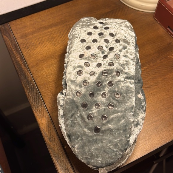 Slippers! Cozy and cute! - Picture 3 of 3